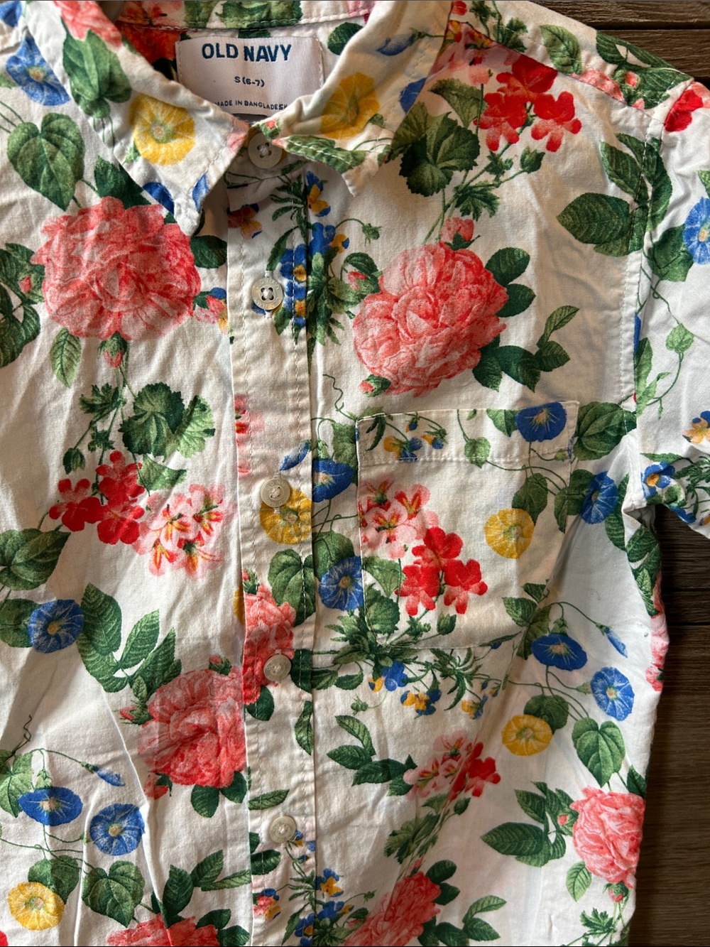 Old Navy White Floral Short-Sleeve Button-Down - Picture 3 of 3